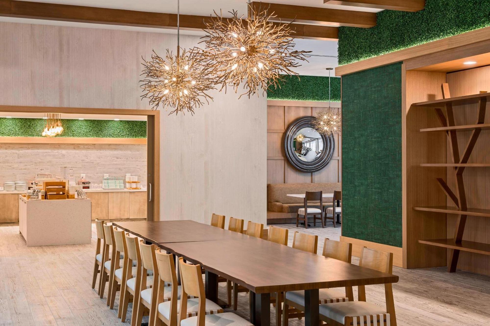 格林维尔市区万豪春丘套房酒店 外观 照片